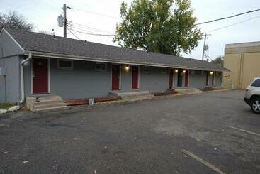 Highway Motel
