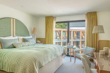 Harbour Beach Club, Hotel & Spa