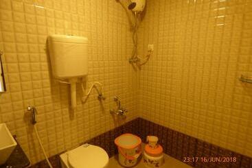 הוסטל Pinacle Inn