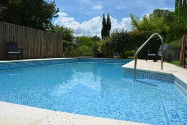 هتل Los Sauces Posada