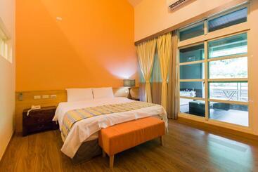 هتل Sun Hola Villa