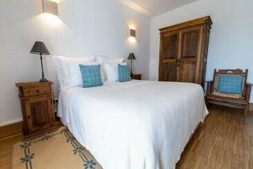 קוטג'' Casa Das Jardas