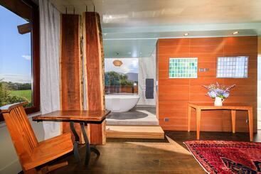 هتل آپارتمان Hapuku Lodge & Tree Houses