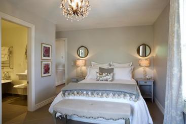 Отель Briarwood Greytown Boutique