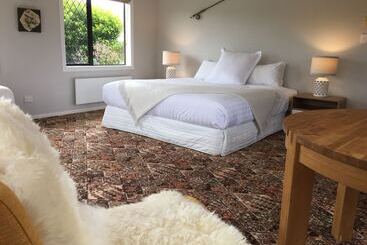 Отель Clover Downs