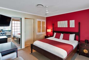 Отель Oaks Resort & Spa Hervey Bay