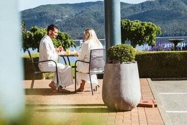 مُتل Radfords On The Lake