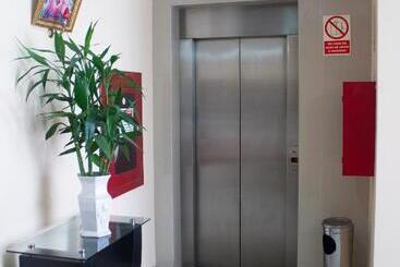 Отель Royal Garden