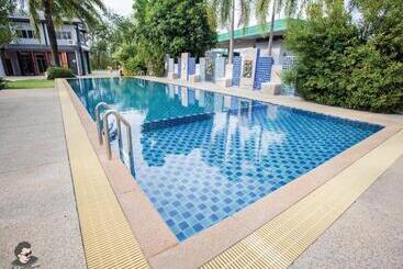 Отель Staychill Resort