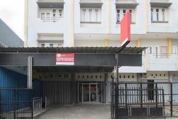 בית מלון כפרי Kartini Residence By Oyo Rooms