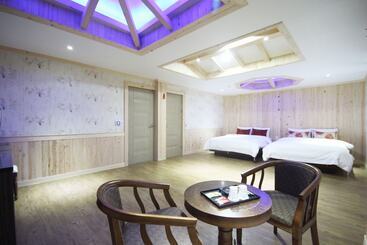 汽车旅馆  Namwon Bali