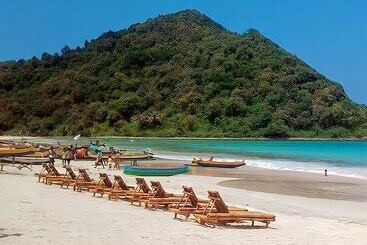 פנסיון Zamzam Anjani Villa