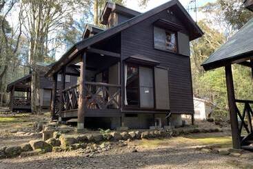 בית מלון כפרי Miike Camp Village