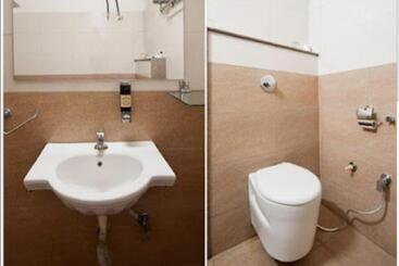 호텔 Opera Inn Near Central Bus Stand