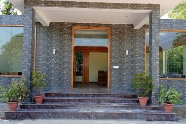 فندق Treehouse M Grand Resort & Spa Corbett