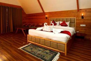 אתר נופש Banjara Mountain Retreat Chail Hills