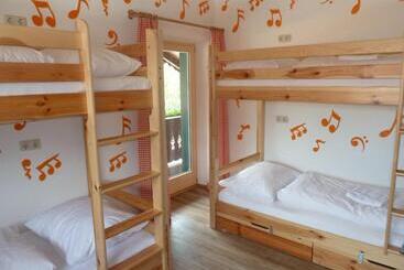 Alpking Hostel