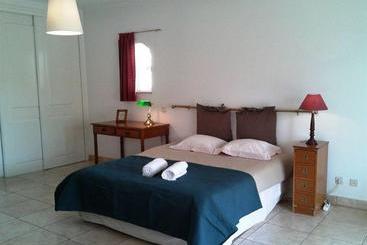 Bed and Breakfast Flow House Guesthouse & Surf Kite Surf School