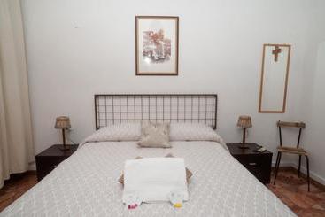 تختخواب و صبحانه Guesthouse Amici Miei