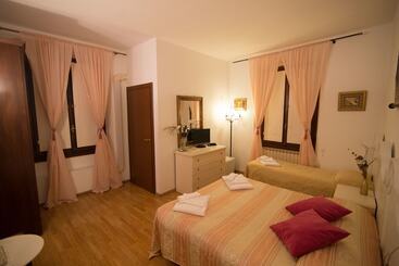 تختخواب و صبحانه Promenade