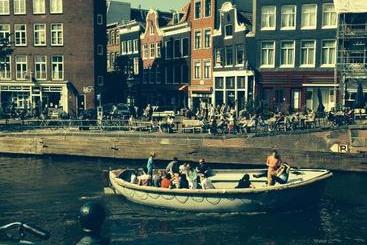 تختخواب و صبحانه Truelove Guesthouse