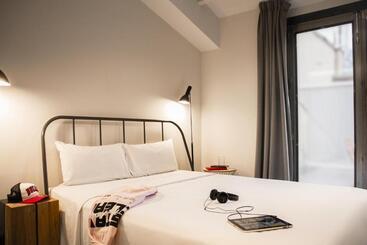 Room00 Valencia Hostel