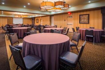 호텔 Best Western Plus Christopher Inn And Suites