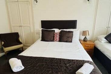 ベッドアンドブレックファースト The Roadhouse