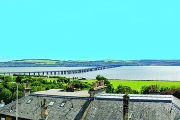 فندق The Clarendon