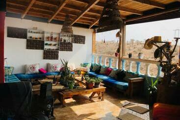 Пансион Rayane Guest House