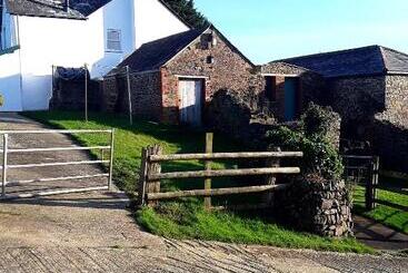 Sharlands Farm Bed And Breakfast