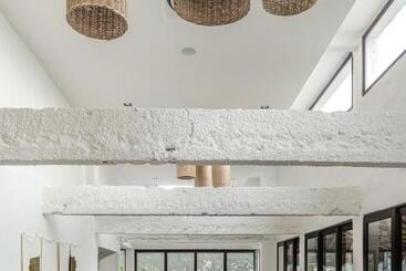 هتل Miradouro De São Sebastião