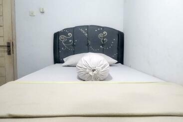 هتل Pavilon Homestay Near Stikes Harapan Ibu Redpartner