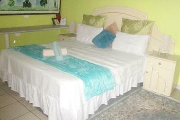 פנסיון Waterberyy Guest Lodge