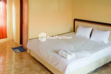 בית מלון כפרי Penginapan Roganda Redpartner