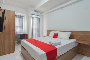 فندق Redliving Apartemen Mekarwangi Square  Agus 1 Tower A
