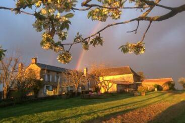 민박 Chez Alice,simplicité Et Petite Piscine