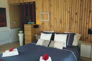 住宿加早餐  La Parenthèse Chambre Romantique