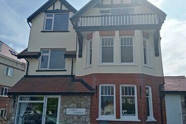 בית מלון כפרי Danilton