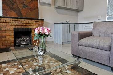 מלון דירות @anderson Executive Suites