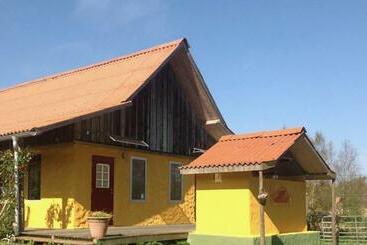 צימר Lanthotellet Hishult