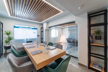 فندق Campeador Inn