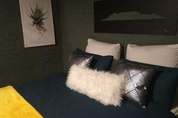 בית מלון כפרי Maboneng City Building Free Wifi And Swimming Pool