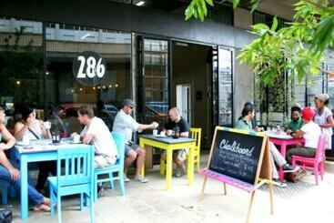 בית מלון כפרי Maboneng City Building Free Wifi And Swimming Pool