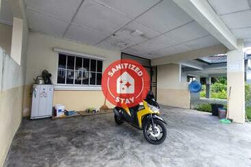 فندق Oyo 90323 Iqbal Homestay