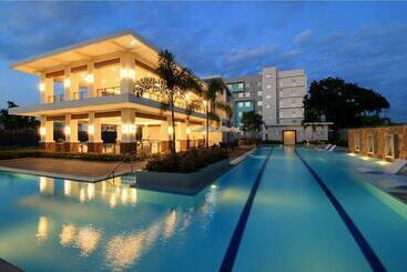 ペンション Downtown Davao City 2 Br Condo With Pool And Gym