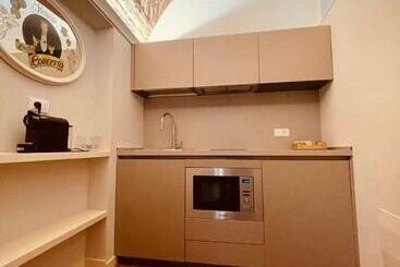 پانسیون Palazzo Borgocolonne Apartments
