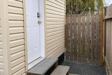 ペンション Shady Willow Guest House   For Tourists & Travellers Only, No Locals, Private Small Compact Rooms Wi