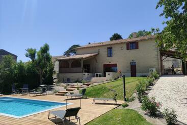 פנסיון La Maison D Eva