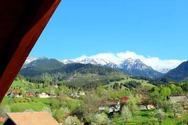 펜션 Milea S Guesthouse